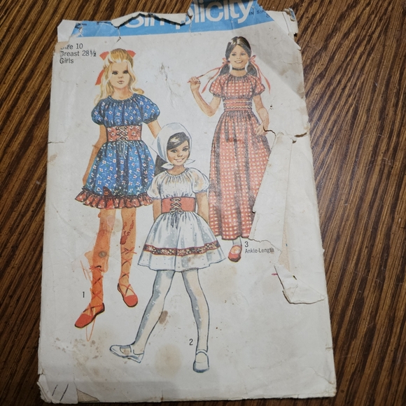 Simplicity Vintage Sewing Pattern Lot - Picture 9 of 10